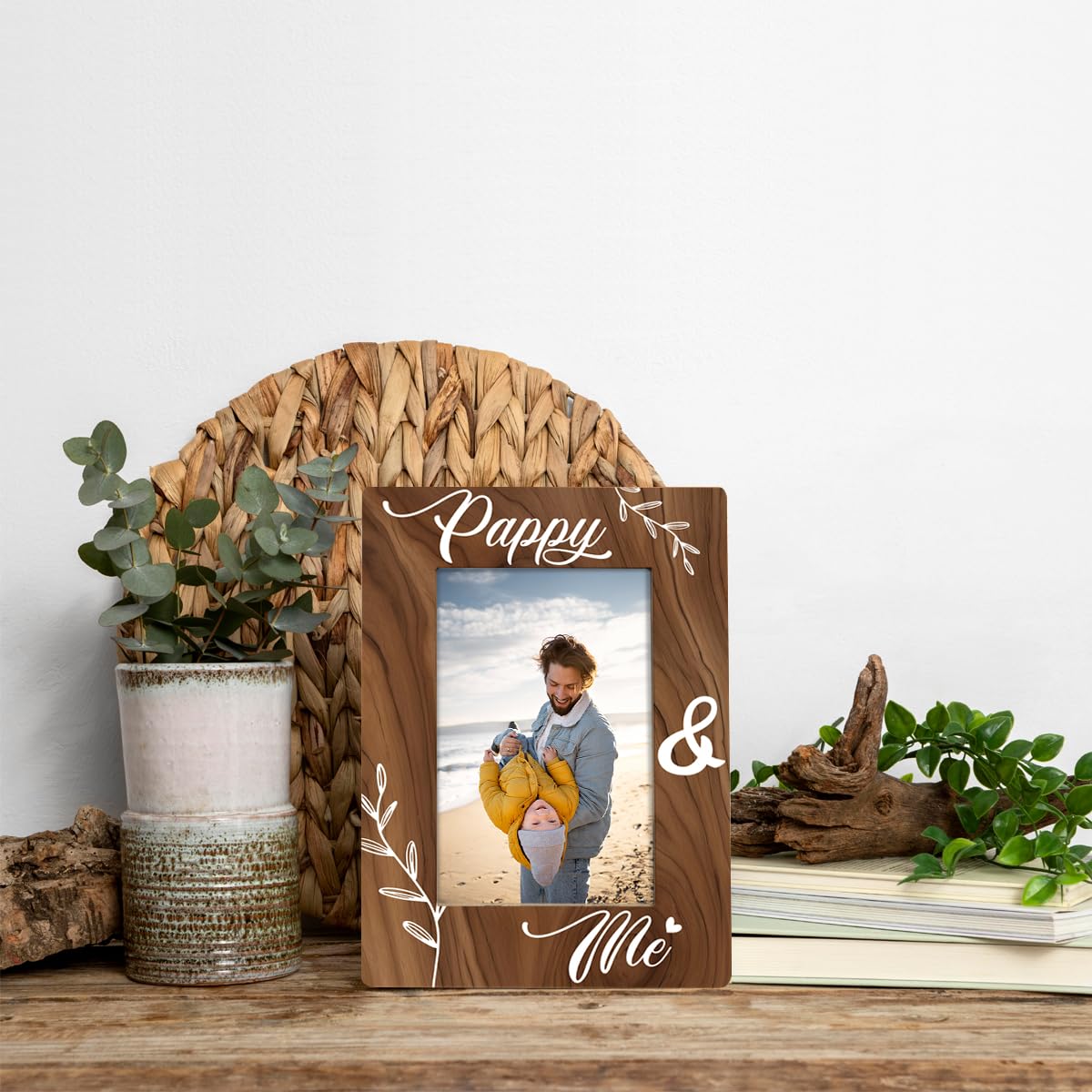 Pappy & Me Photo Frame Gifts for Pappy Dad Grandpa, Holds 4 x 6 Inch Photo, Farmhouse Wooden Picture Frame Gifts, Dad Gift for Birthday Christmas Father's Day, Family Photo Frame Decor