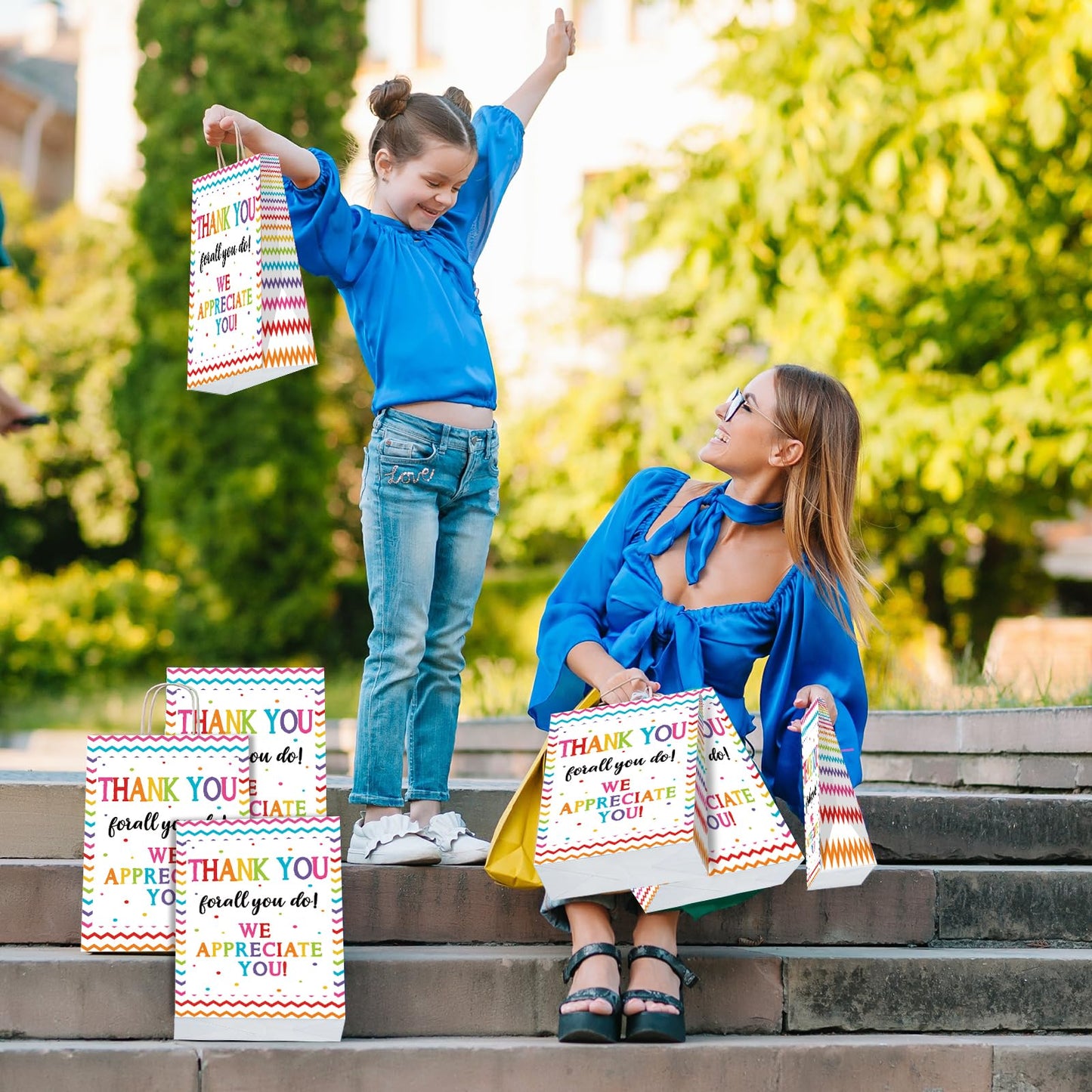 CHUNNIN 12 Pcs We Appreciate You Paper Gift Bags Thank You for All You Do Goodie Bag Be Thankful to Teacher Doctor Staff Treat Bag Decoration for Thank You Party Favors Supplies 8.26 x 4.7 x 3.14inch