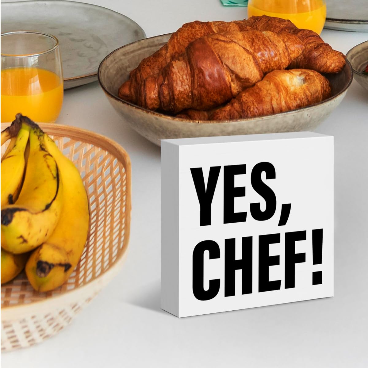 Chef Gift for Women Men, Cooking Lovers Mom Grandma Cooker Christmas Birthday Gift, Farmhouse Kitchen Counter Cabinet Decor Dining Room Table Decoration Wooden Sign, Yes Chef