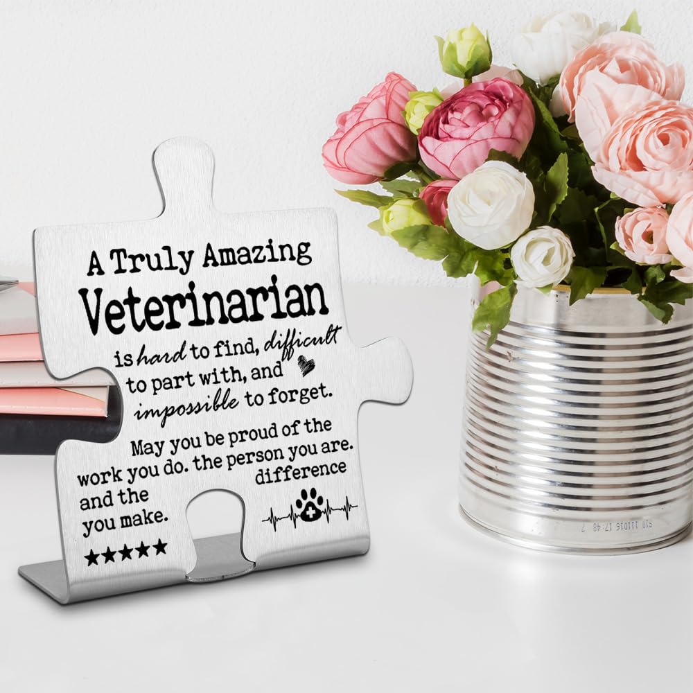 Veterinarian Gift Vet Tech Gifts, Vet Retirement Gift, Veterinarian Appreciation Gifts, A Truly Amazing Veterinarian, Best Veterinarian Thank You Gift Decorative Signs-DX244