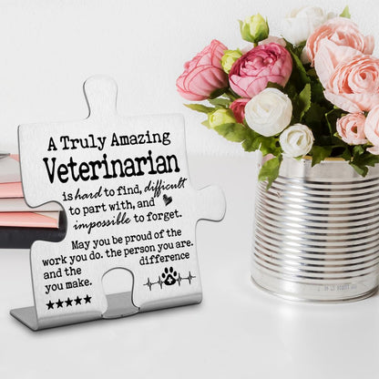 Veterinarian Gift Vet Tech Gifts, Vet Retirement Gift, Veterinarian Appreciation Gifts, A Truly Amazing Veterinarian, Best Veterinarian Thank You Gift Decorative Signs-DX244