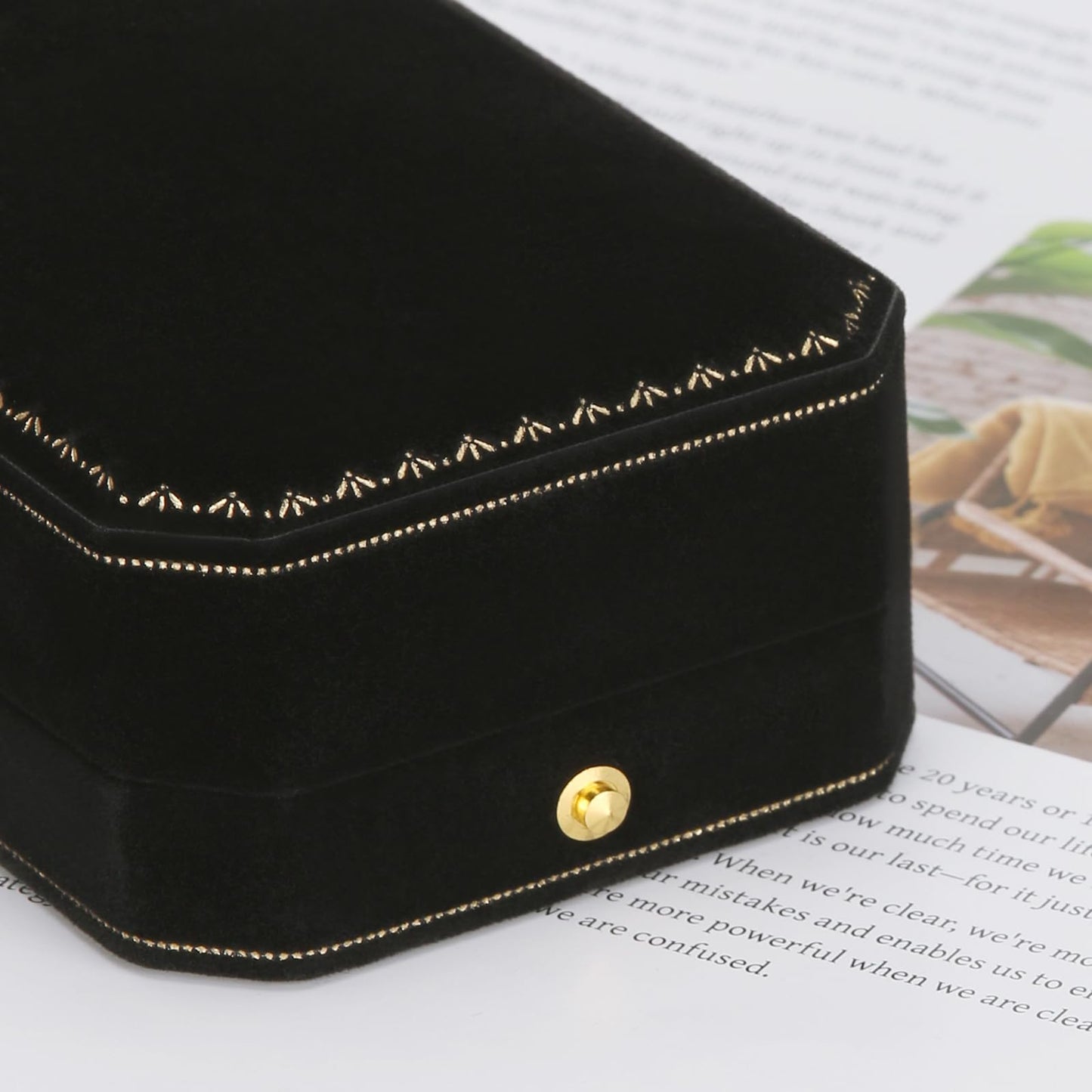 KUKUVR Velvet Necklace Box, Octagonal Luxury Pendant Gift Box for Wedding Engagement Proposal for Women (Black)