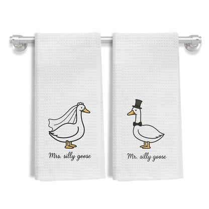 Funny Mr and Mrs Silly Goose Kitchen Towels, Wedding Gifts for Couples Newlyweds Dish Tea Towels for Kitchen Decor, Just Married Gifts Decorative Hand Towels for Bathroom, 16x24 Inch Set of 2