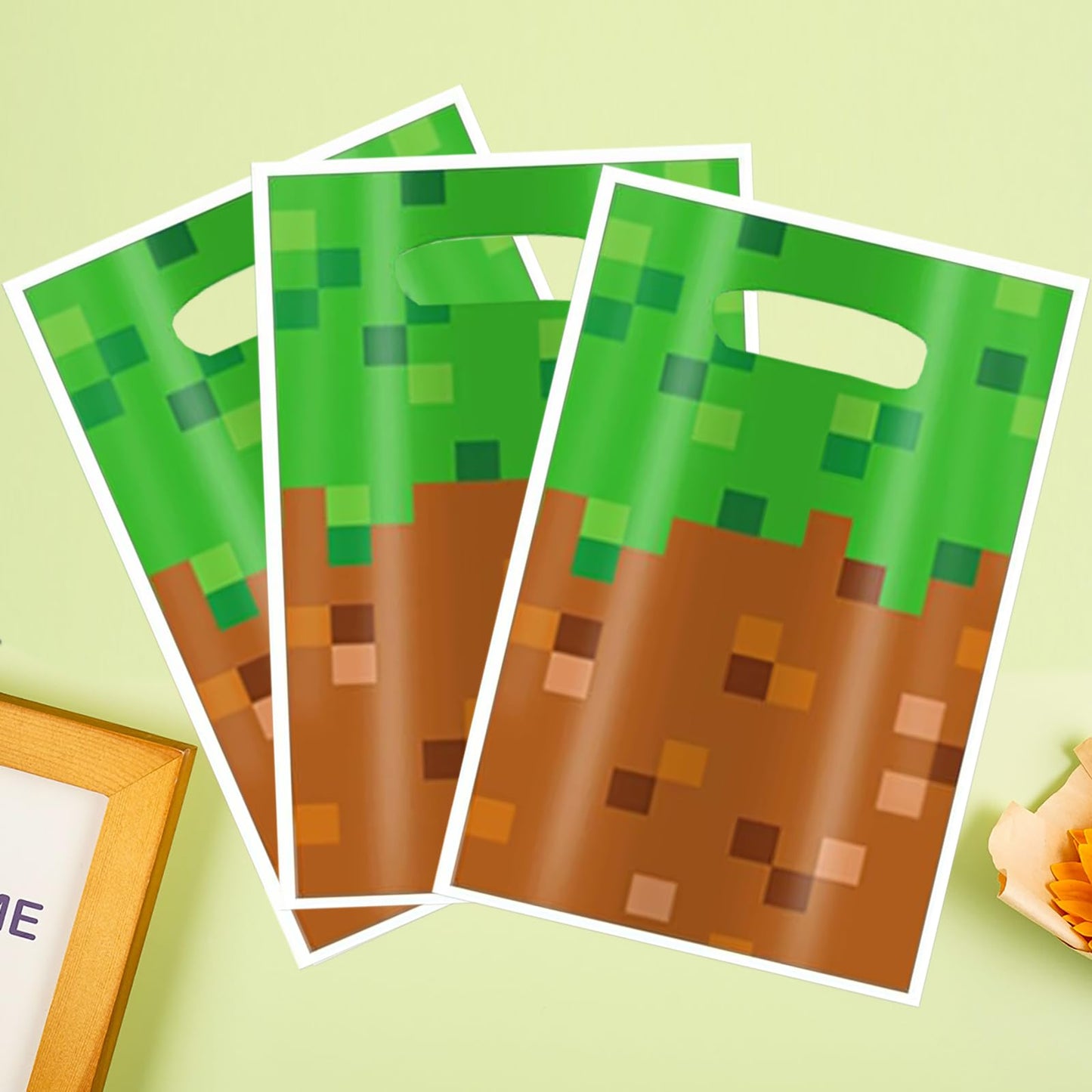 50Pcs Pixel Party Favors Bags, Video Game Goodie Bag with Handles for Birthday Party Theme Candy Treat Cookie Bags Green and Brown Video Game Theme Party Goodies Candy Snack Treat Bags