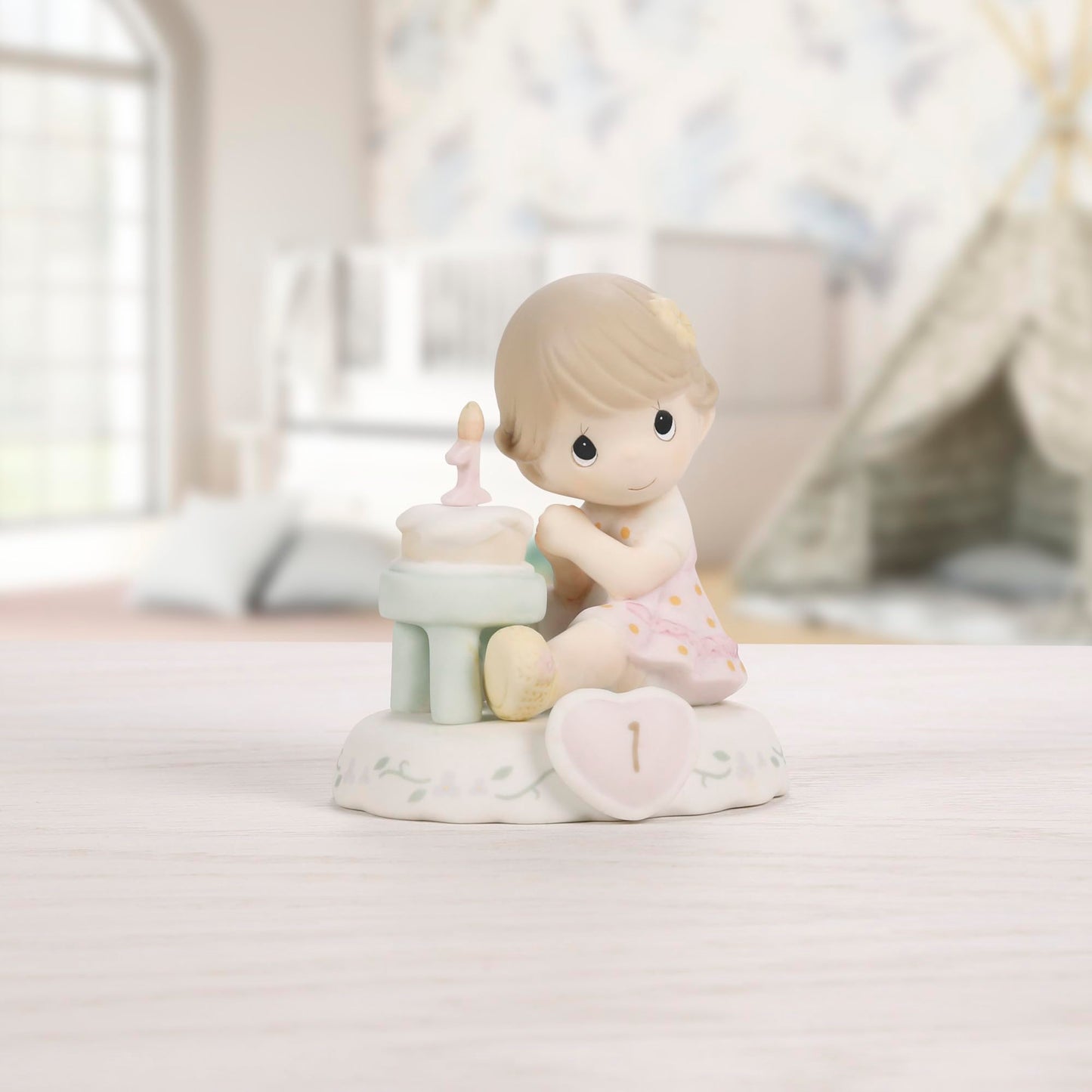 Precious Moments Age 1 Growing in Grace Figurine – Hand-Painted Bisque Porcelain Brunette Girl – Ideal Keepsake Gift for 1st Birthday, 142010B