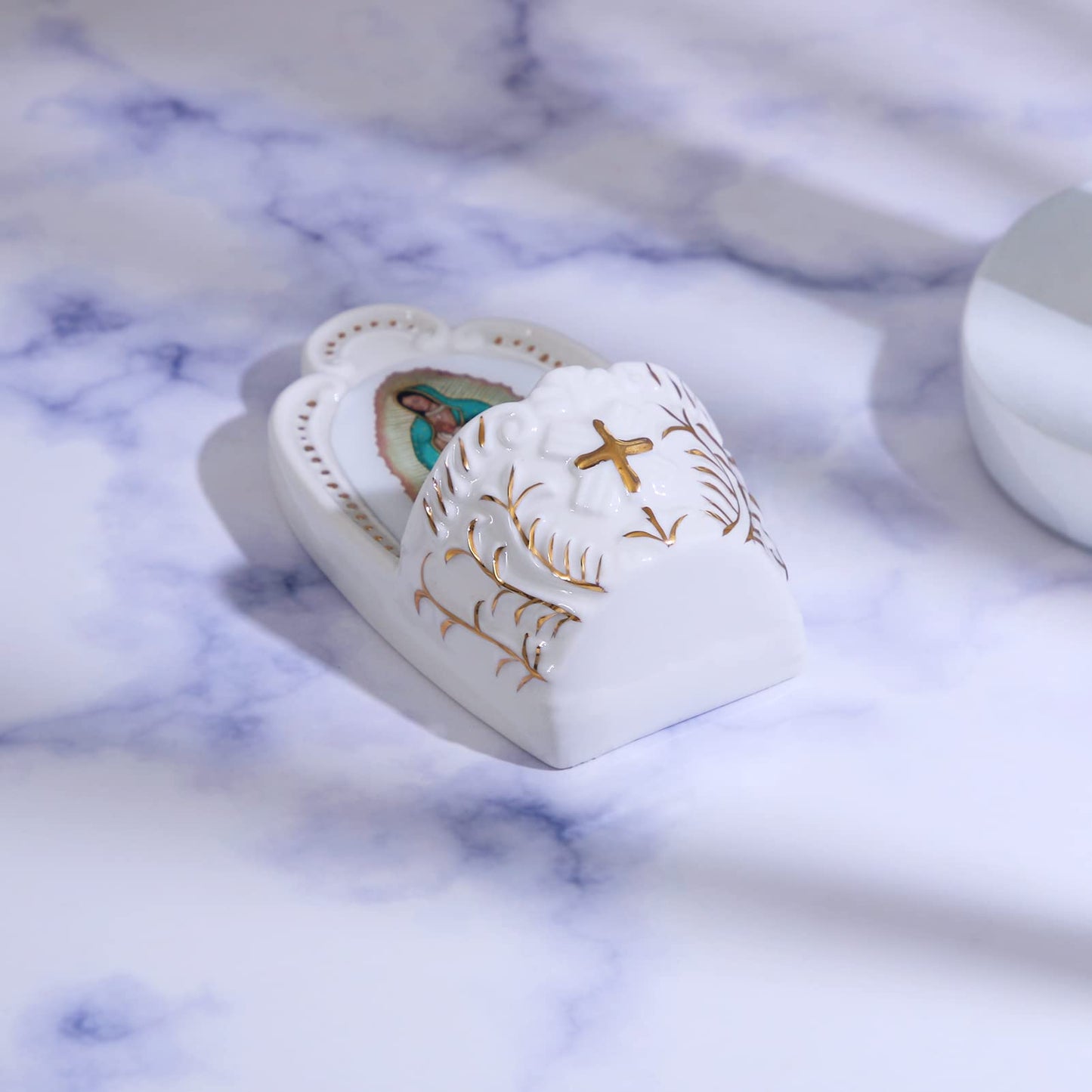 KOMI Porcelain Catholic Holy Water Font Our Lady of Guadalupe Holy Water Font for Entrance of Home Church Wall Hanging Decor Gift for First Communion Confirmation Housewarming Catholic