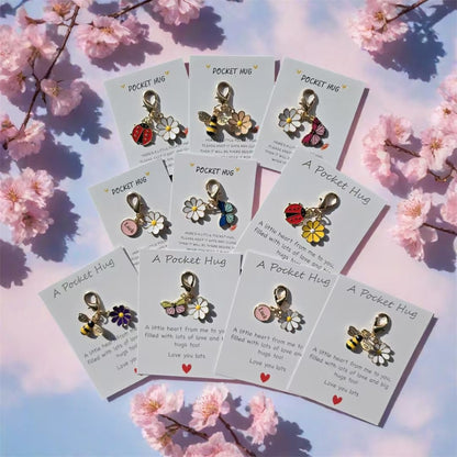 10 Sets Pocket Hug Card with Keychain, Thank You Note - Gift for Teachers, Moms, Girlfriends, Best Friends - Perfect for Birthdays, Christmas, Thanksgiving, Teacher's Day, Weddings, Graduations