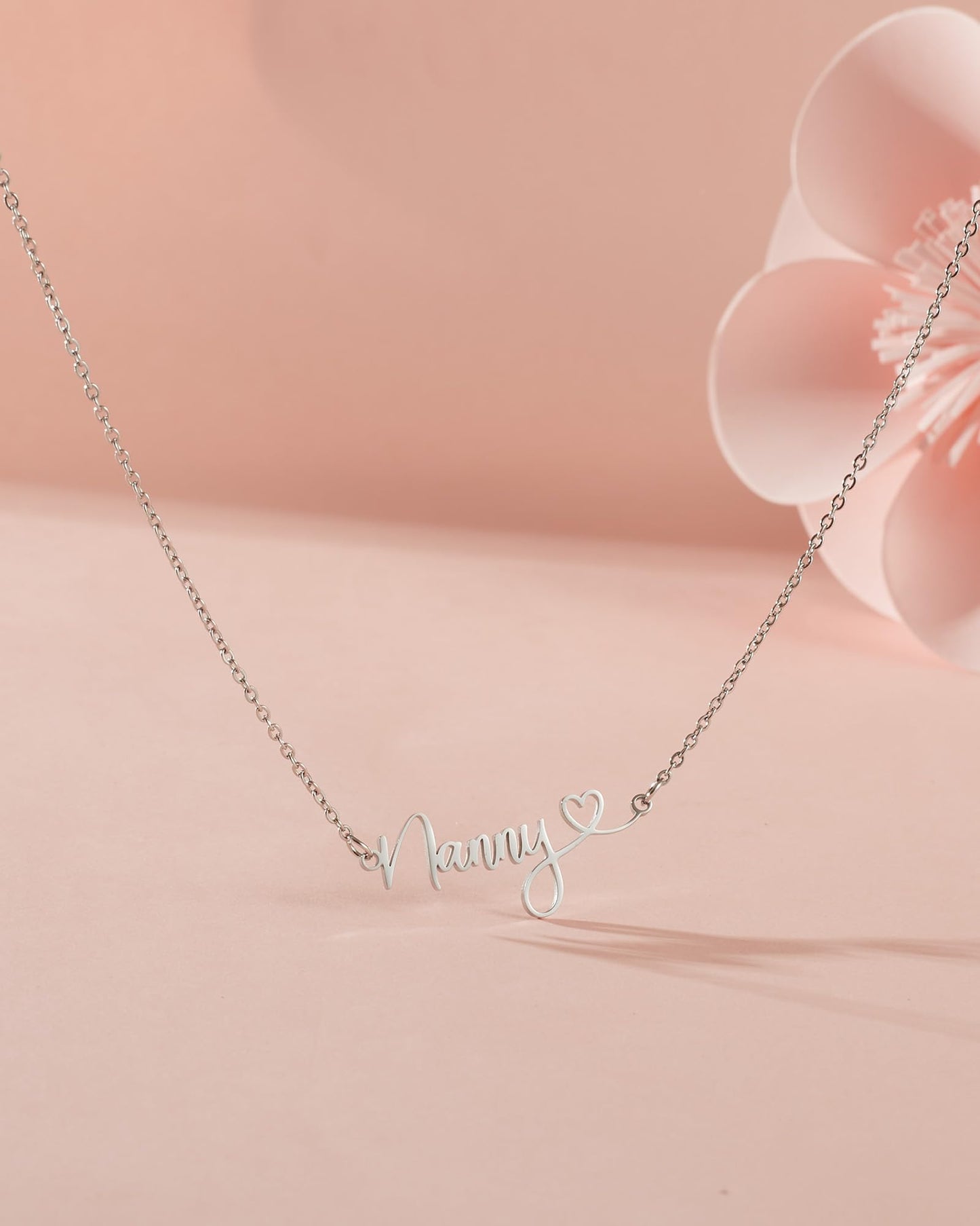 Grandma Necklace Nanny Jewelry Stainless Steel Cutout Gigi Mimi Nana Nanny Heart Letter Pendant Necklace Gifts for Grandma from Grandchild.