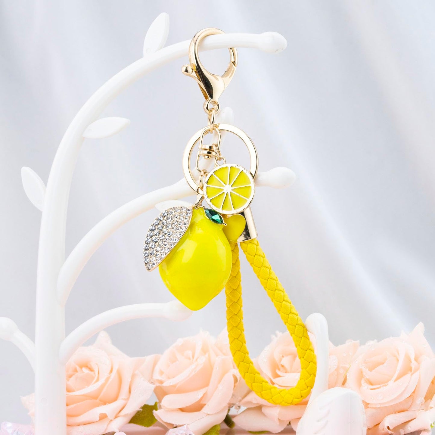 Lemon Bag Charm Gifts for Women Lemon Keychain Fruit Keychain Yellow Crystal Rhinestone Key Chain Fruit Keyring for Purse Bag Backpack Car Jewelry Gift for Girls Friends Family Accessories