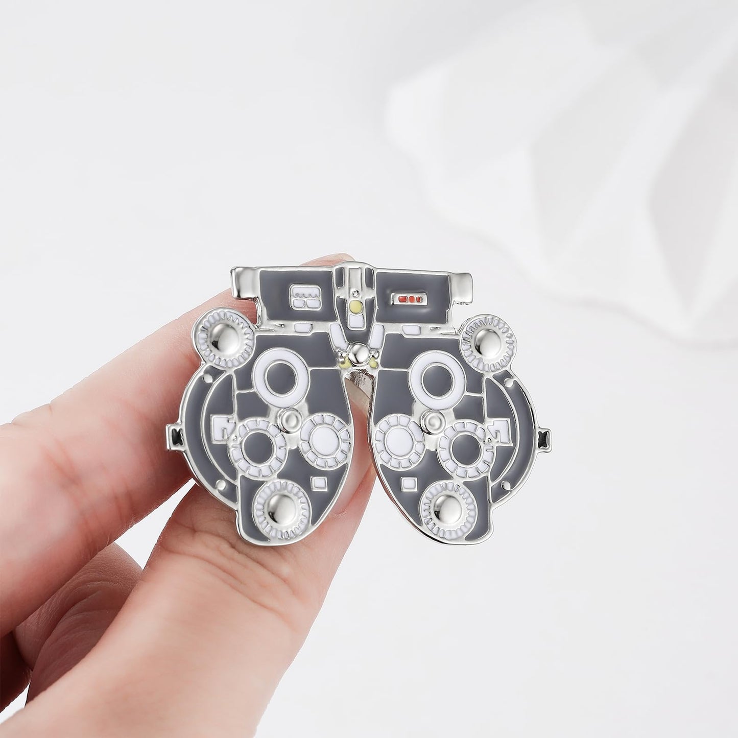 Medical Optometrists Enamel Brooch Ophthalmology Vision Test Optometry Pin Jewelry for Doctor Nurse Backpack Lapel Badge