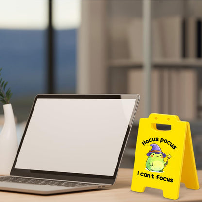Funny Frog ADHD Office Desk Decor Sign - Humor I Can't Focus Desk Sign Home Office Decor - Funny Gag Gifts for Coworkers ADHD Friends