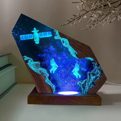 Handcrafted Astronaut Resin Lamp, RGB Galaxy Light With Wood Base USB Charging, Space Themed Bedroom Decor, Astronomy Gift for Sci-fi Lovers, Birthday Valentine's Day Gifts for Women & Men (S,6"x4")