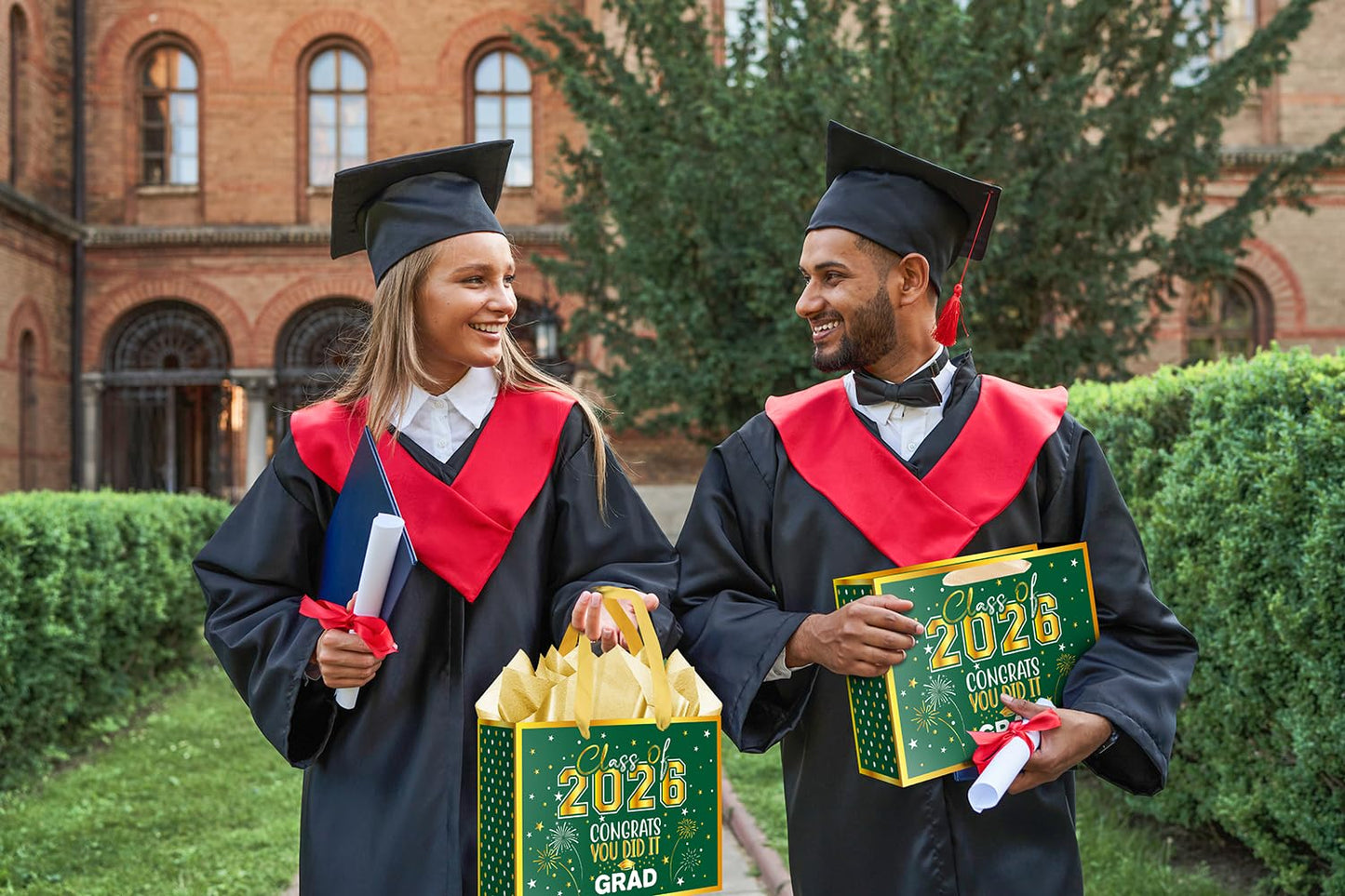 Jaywayang 12.6" Large Green and Gold Graduation Gift Bag, 2026 Congrats Grad Desgin Gift Bag with Tissue Paper and Card for High School, College Graduation Season Theme Party.