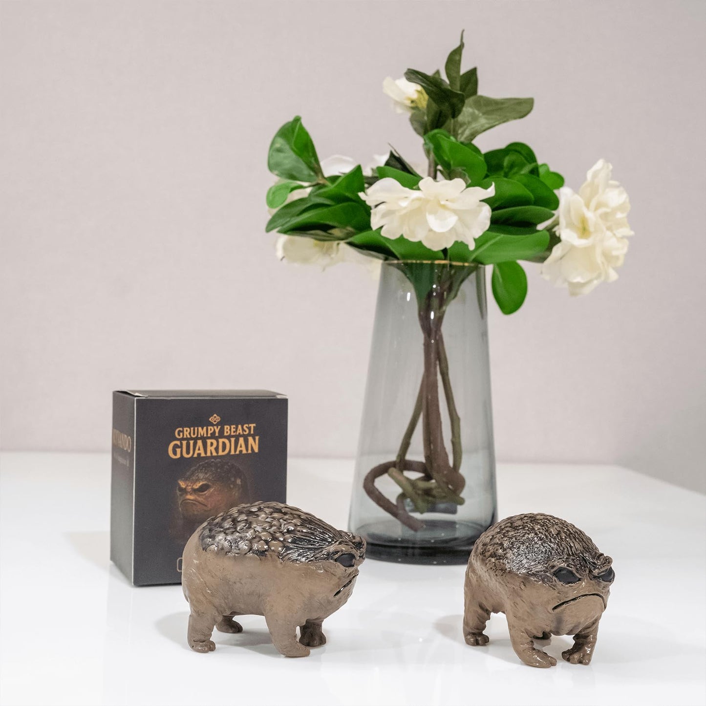 Weird Grumpy Angry Frog Toad Statue – Ugly Cute Resin Sculpture for Garden, Desk or Home Décor, Tiny Novelty Figurine with Gift Box, 1pcs