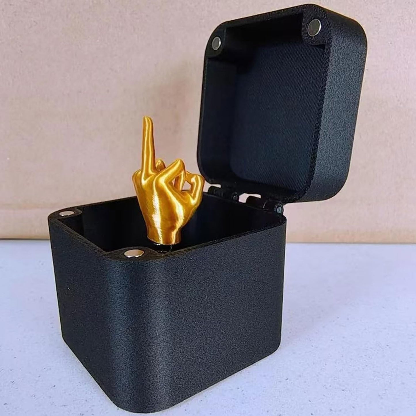 3D Printed Middle Finger Adult Prank Gift Ring Box, Funny Middle Finger in Pop Up Gift Box, Surprise Prank in Pop Up Gift Box, Novelty Gift Box with Middle Finger Black Ring Box (1 PCS)