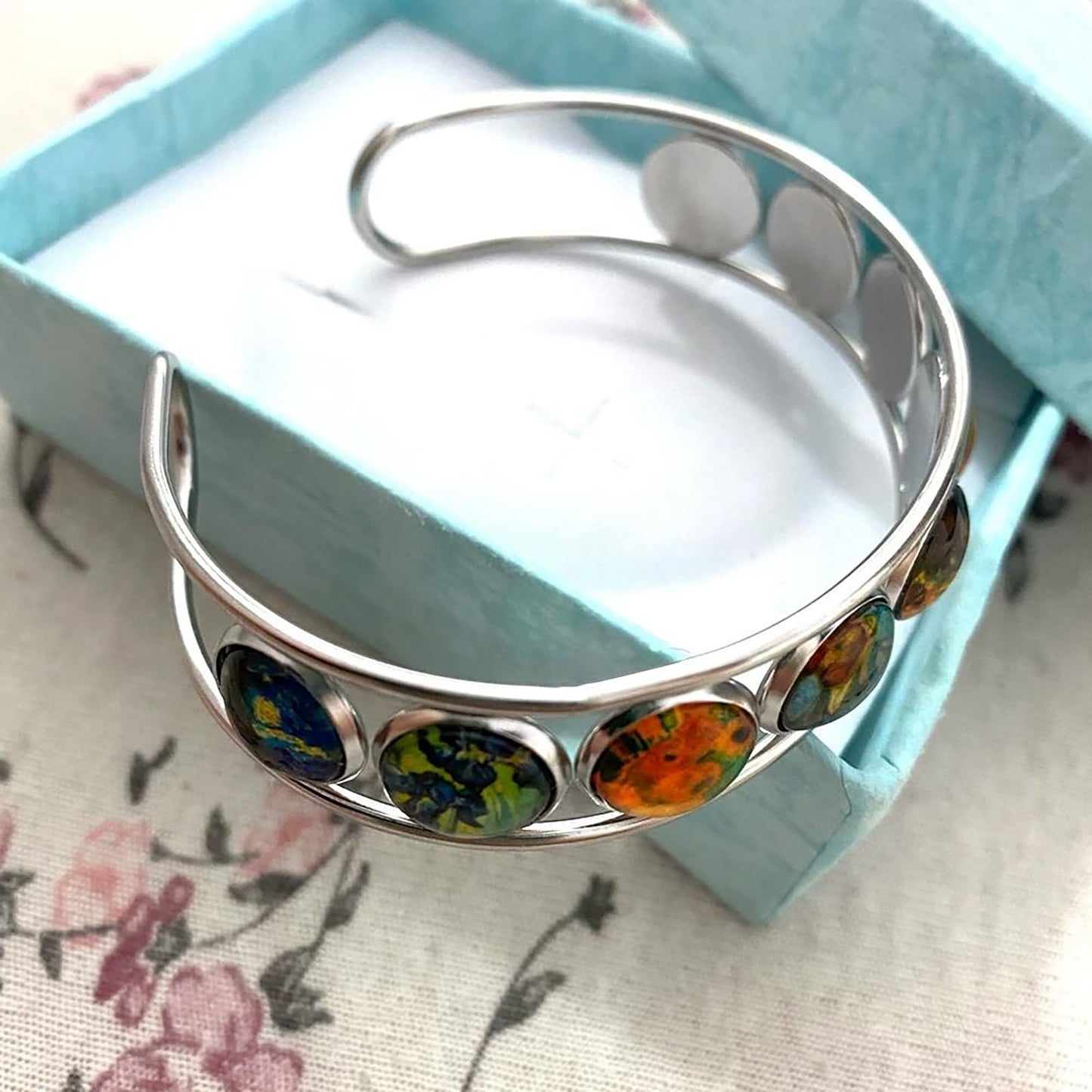 Mariiearly Van Gogh Art Pattern Bracelet；Vincent Van Gogh Starry Night Jewelry Sunflower Bracelet Almond Branch Blooming Bracelets Stained Glass Cuff Bracelets Jewelry Gifts For Artists Women