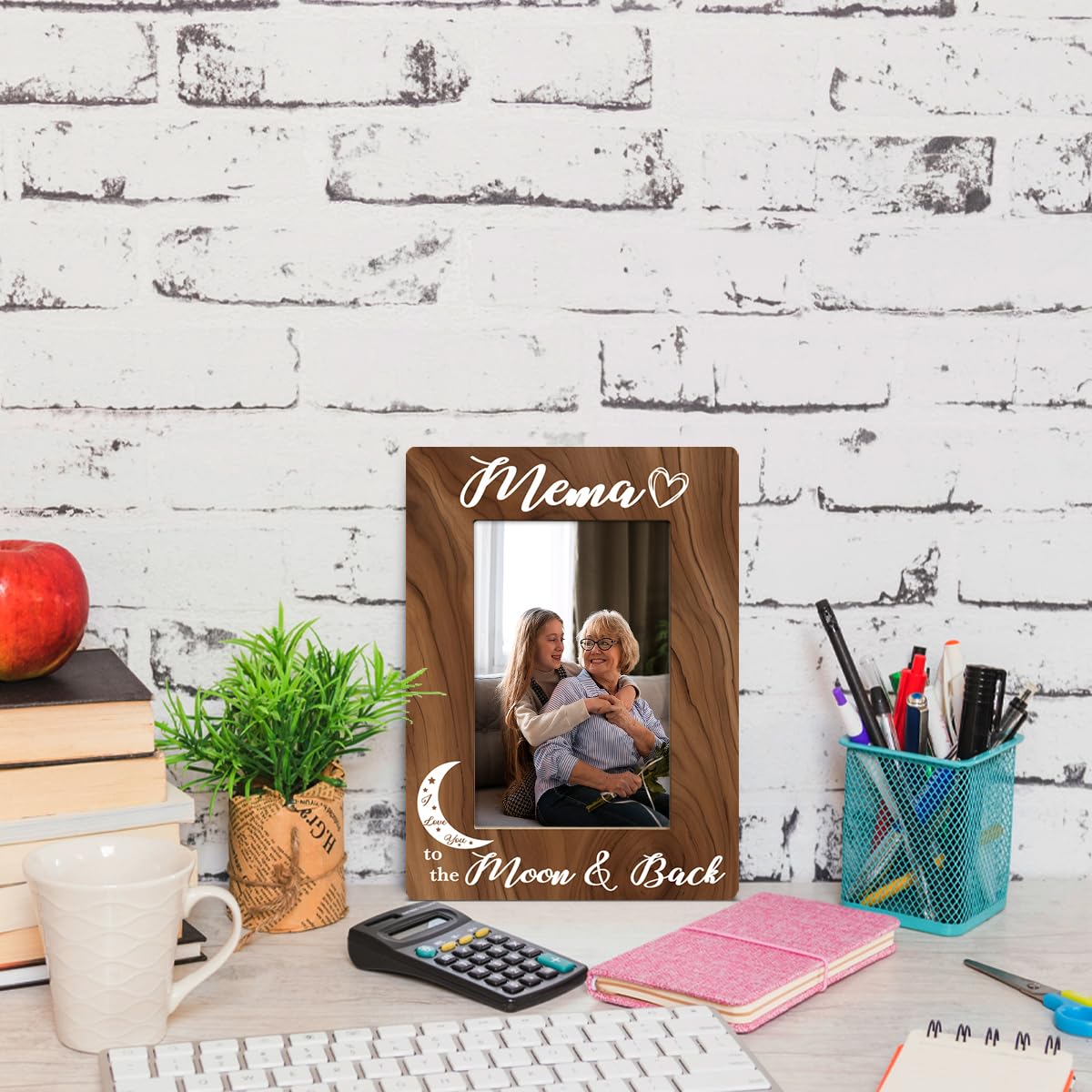 Mema Gift, Ideal Birthday Gift for Mema, Mother's Day Gift for Mema Grandma Mom, Mema I Love You to The Moon and Back Photo Frame, Holds 4 x 6 Inch Photo, Farmhouse Wooden Picture Frame Gift