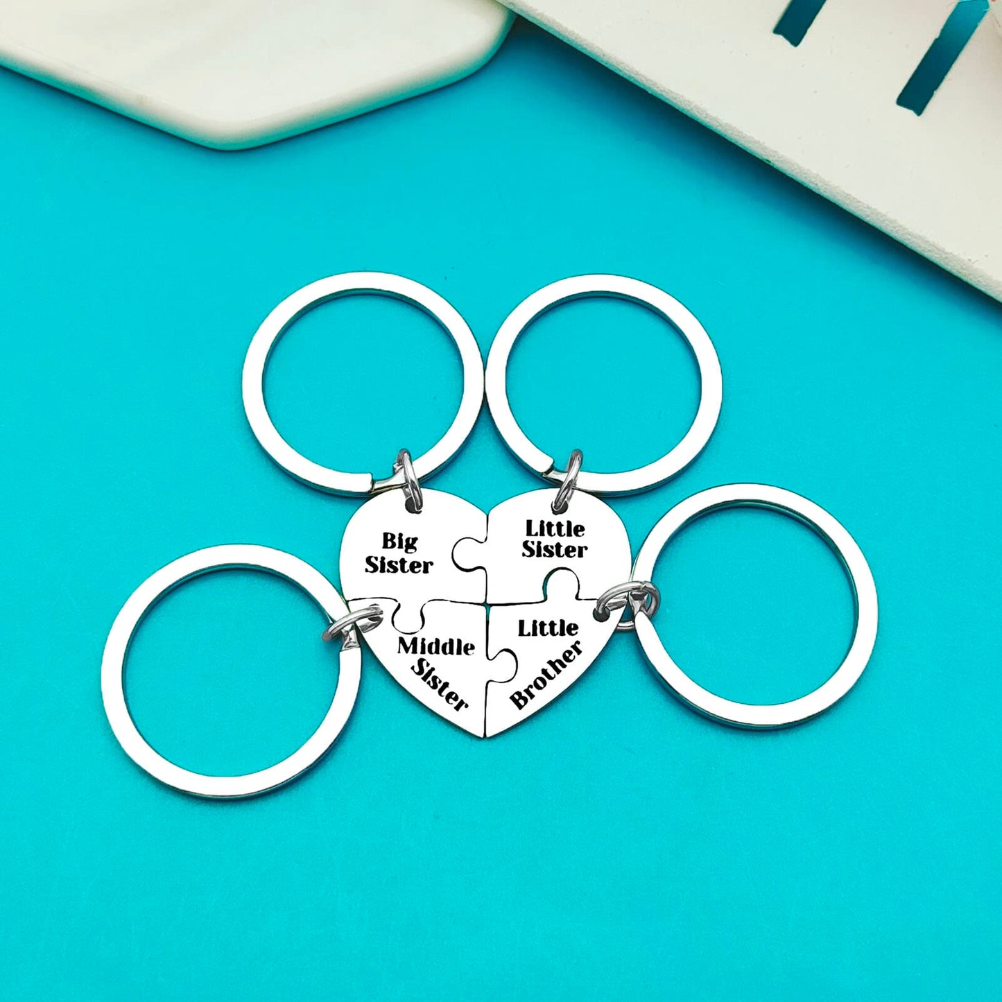 Xiahuyu Sister and Brother Gifts Keychain 4pcs for Big Middle Little Sister Little Brother Matching Keychain Set Christmas Birthday Gift Sibling Gifts for Sisters Brothers