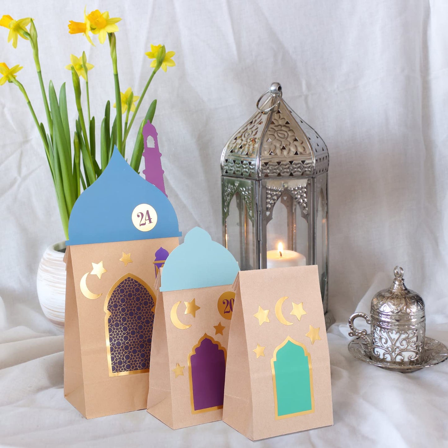 KESOTE 30CT Eid Mubarak Gift Bags Treat Bags with Moon & Star Stickers, Ramadan Countdown Advent Calendar DIY Brown Paper Bags