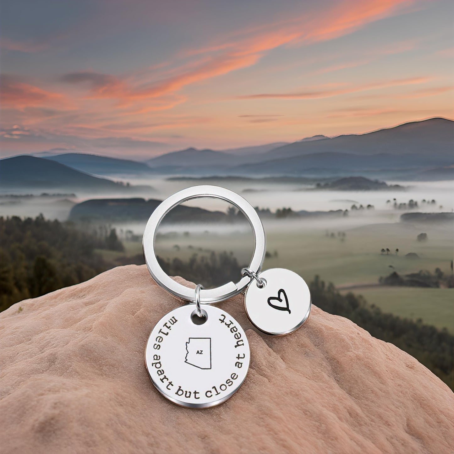 JJTZX Miles Apart but Close at Heart United States Keychain - Long Distance Relationship Gift