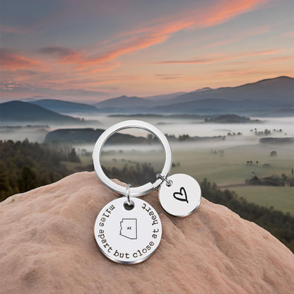 JJTZX Miles Apart but Close at Heart United States Keychain - Long Distance Relationship Gift