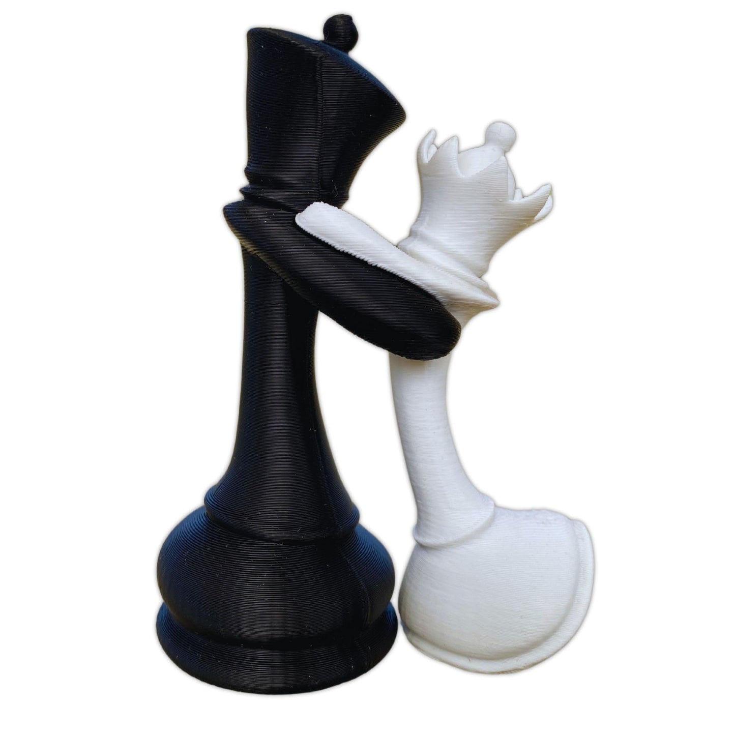 Chess King & Queen Hugging Statue – 3D Printed Romantic Chess Decor – Unique Couple Gift, Anniversary, Wedding & Valentine’s Day Decoration – PLA Chess Lovers Figurine