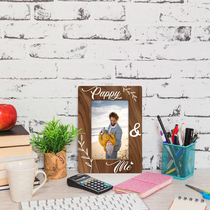 Pappy & Me Photo Frame Gifts for Pappy Dad Grandpa, Holds 4 x 6 Inch Photo, Farmhouse Wooden Picture Frame Gifts, Dad Gift for Birthday Christmas Father's Day, Family Photo Frame Decor