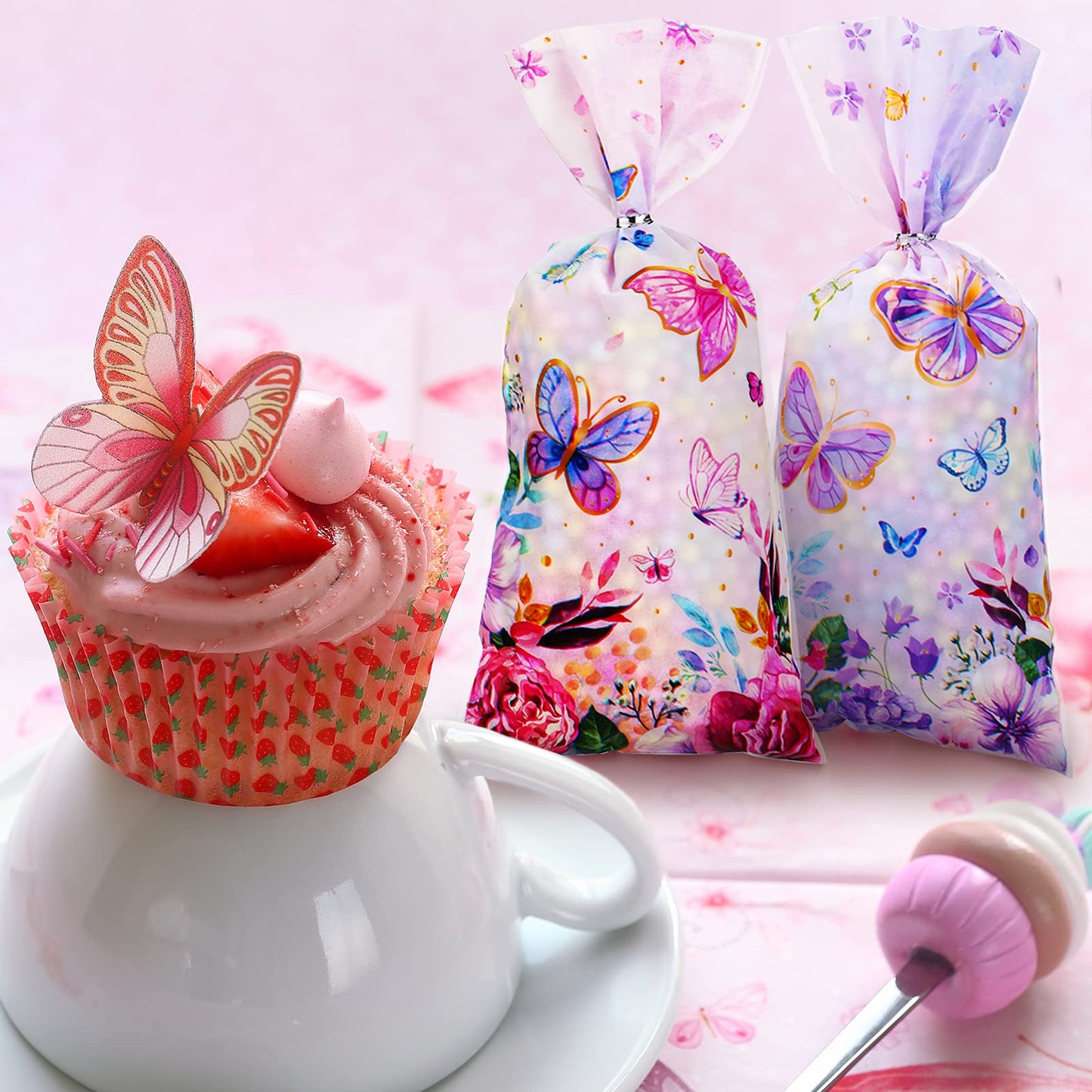 100 Pcs Butterfly Gift Bags - 10.8 x 5 Inch Butterfly Goodie Bags Cellophane Spring Flower Treat Candy Bag Party Favor Bag with 150 Twist Ties for Girls Butterflies Baby Shower Birthday Party Supplies