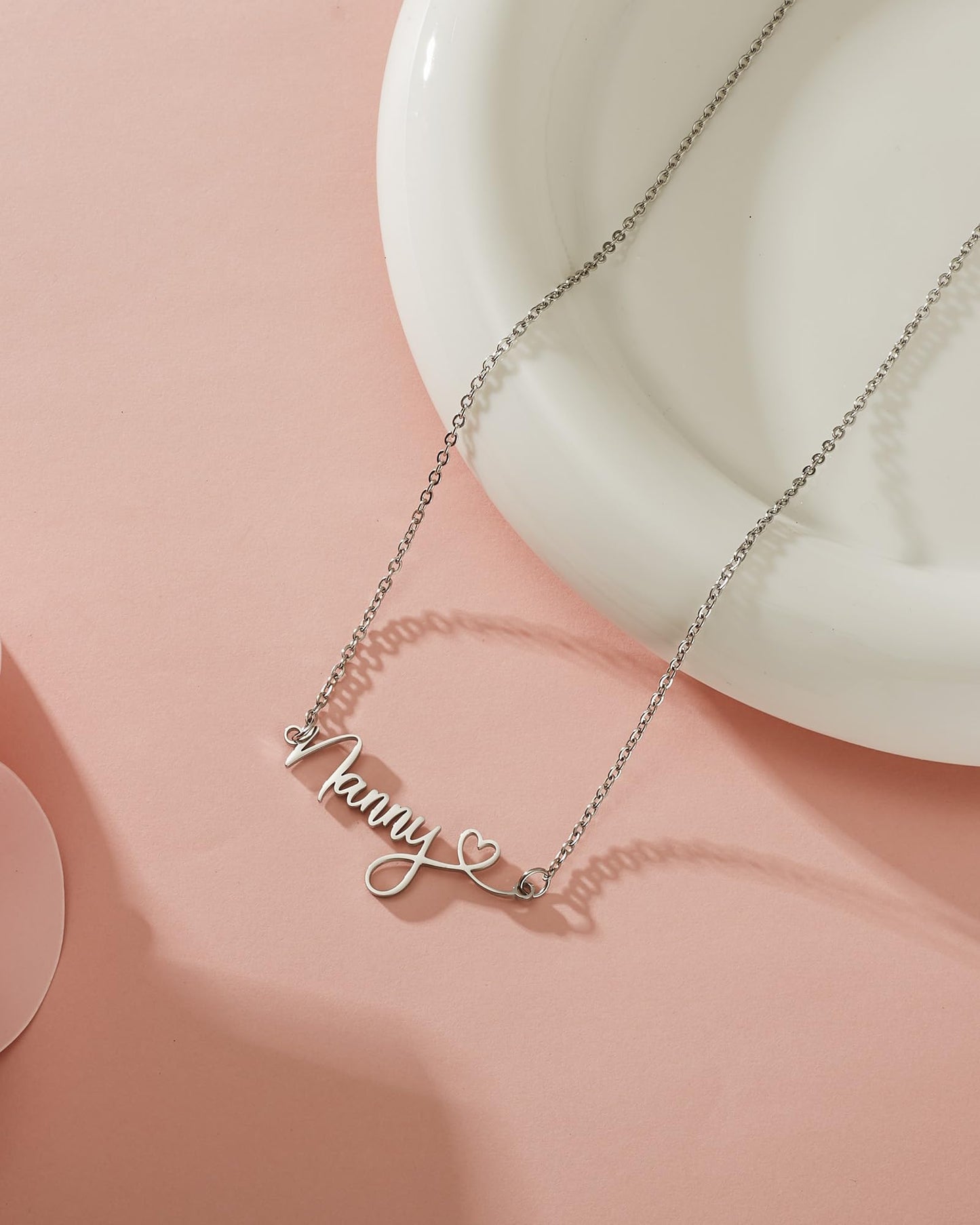 Grandma Necklace Nanny Jewelry Stainless Steel Cutout Gigi Mimi Nana Nanny Heart Letter Pendant Necklace Gifts for Grandma from Grandchild.