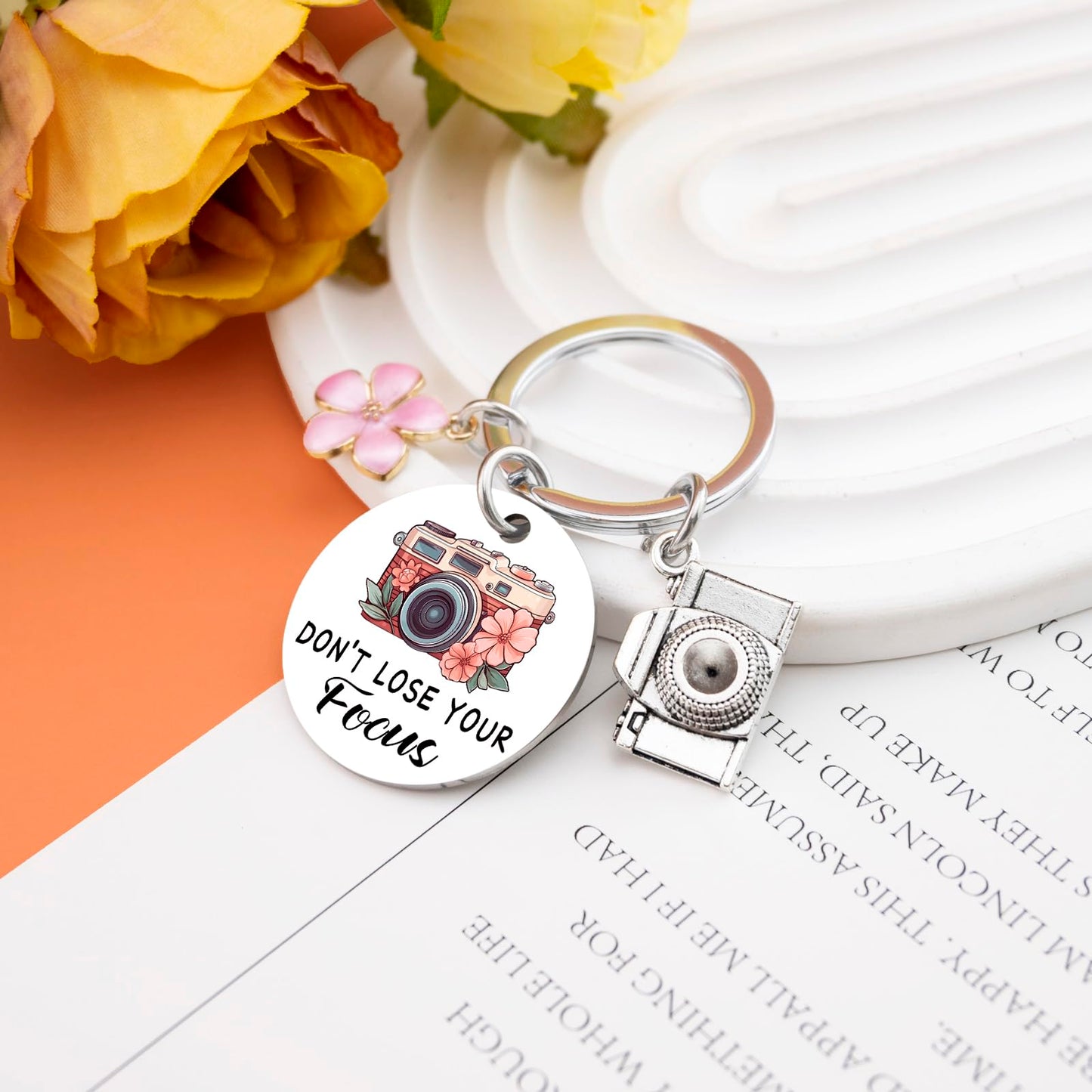 Photographer Gifts for Women Camera Keychain Cool Gifts for Photographers Camera Lovers Unique Birthday Christmas Valentines Day Gift for Her Photography Accessories Don't Lose Your Focus