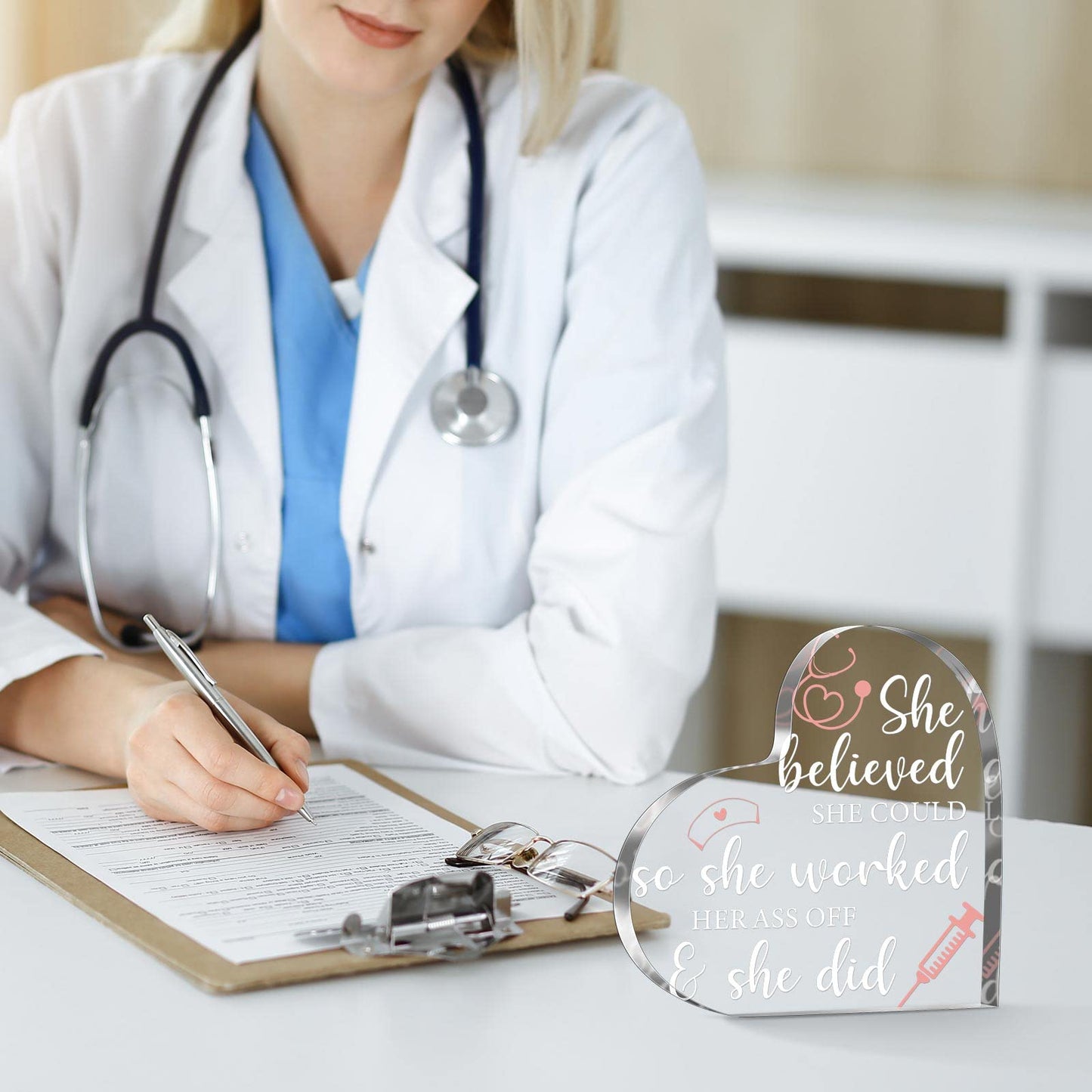 Yulejo Nurse Gifts for RN Christmas Women Gifts Nurses Week Decor Appreciation Gift Crystal Table Centerpieces Keepsakes Paperweight for Doctor School Decor