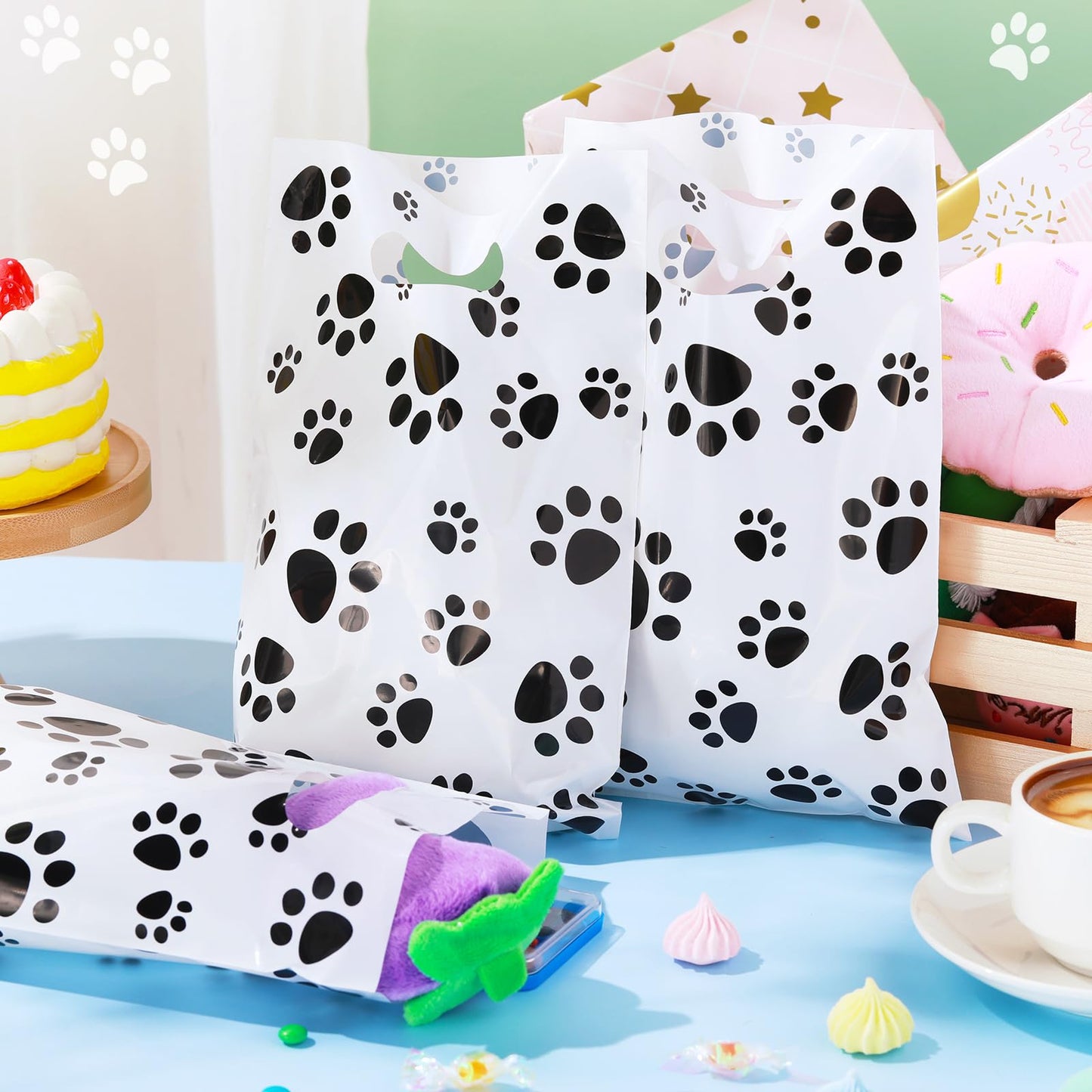 Pasimy 100 Pcs Dog Paw Gift Bags Bulk Pet Paw Puppy Plastic Treat Favor Candy Goodie Bags with Handle for Dog Birthday Party Decoration Supplies(White,Black)