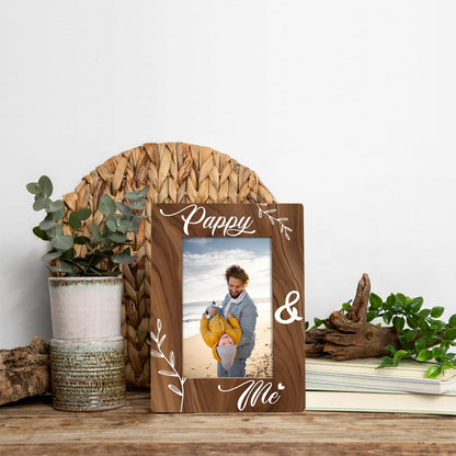 Pappy & Me Photo Frame Gifts for Pappy Dad Grandpa, Holds 4 x 6 Inch Photo, Farmhouse Wooden Picture Frame Gifts, Dad Gift for Birthday Christmas Father's Day, Family Photo Frame Decor