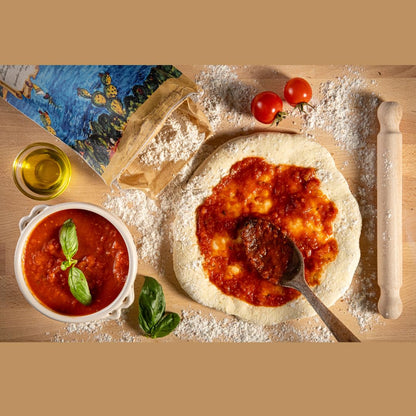 ARTIGIANI DEI SAPORI - Artisan Handmade Pizza Gift Set, Italian Pizza Mix Kit in Deluxe Packaging, Includes Flour, Rolling Pin, and Tomato Sauce