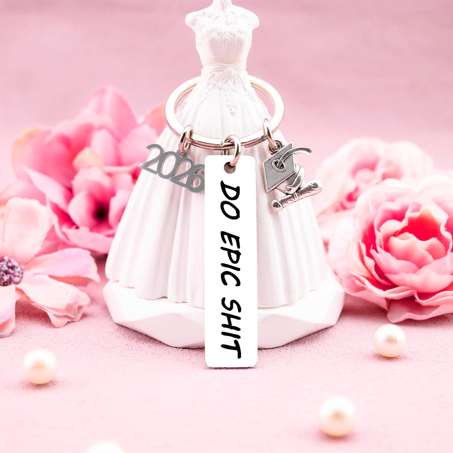 2026 Graduation Gifts Keychain for Women Him 2026 Senior Keychain for Her Men Student Graduate Grad Idea Son Daughter Teen College High School Jewelry Present Boy Girl Grads softball senior