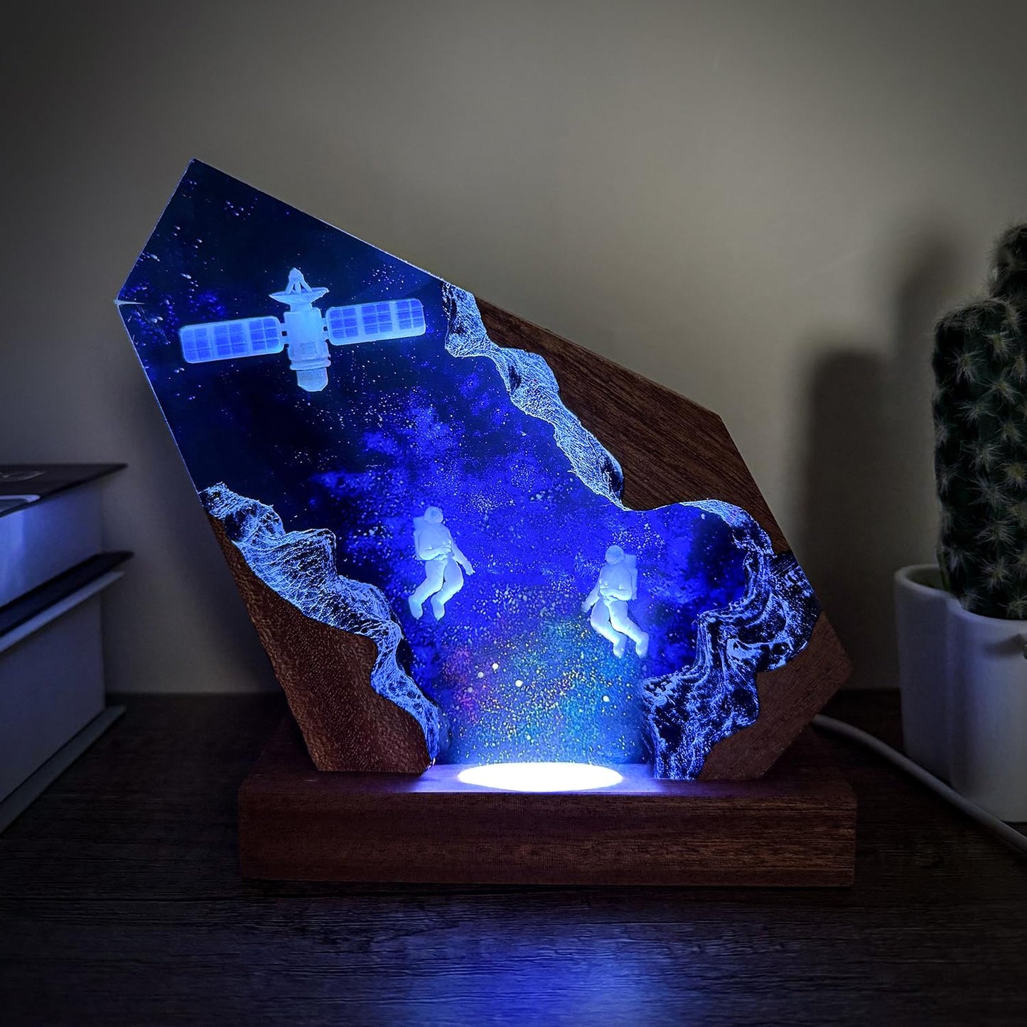 Handcrafted Astronaut Resin Lamp, RGB Galaxy Light With Wood Base USB Charging, Space Themed Bedroom Decor, Astronomy Gift for Sci-fi Lovers, Birthday Valentine's Day Gifts for Women & Men (S,6"x4")