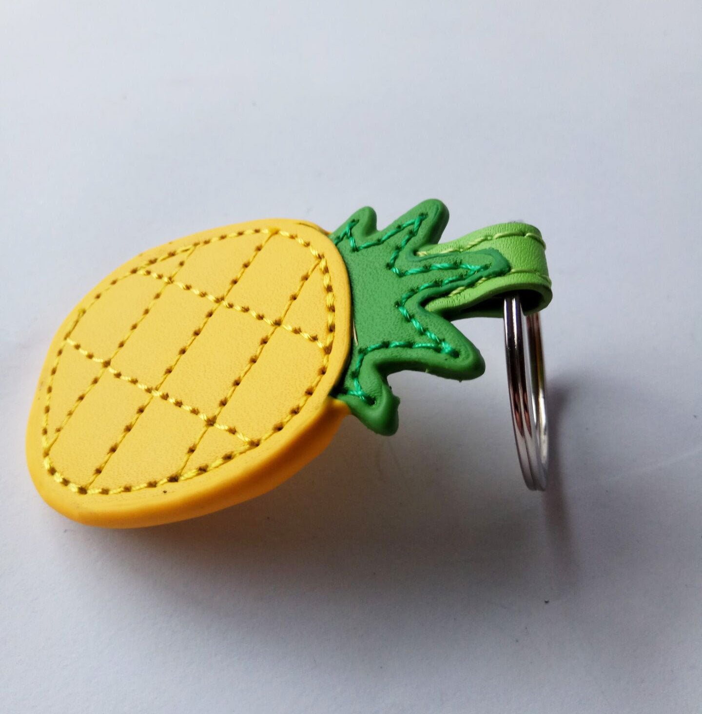 Cute Keyring, Pineapple Keychain Handmade Leather Keychain Bag Charm Car Cell Phone Decor Ornament, Gifts for Her (Yellow)