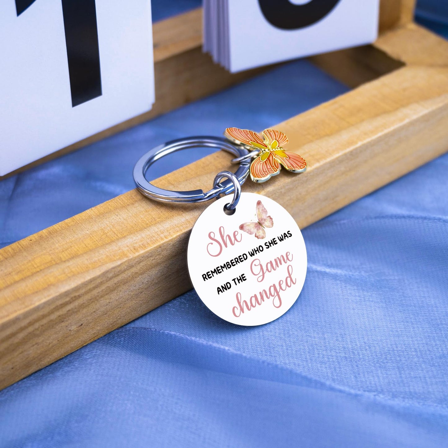 Breakup Gifts for Women Adults Divorce Gift for Her Cheer Up Inspirational Uplifting Positive Feel Better Gift Pink Butterfly Decor New Begging Apreciation Gift Keychains for Women Bag Cham