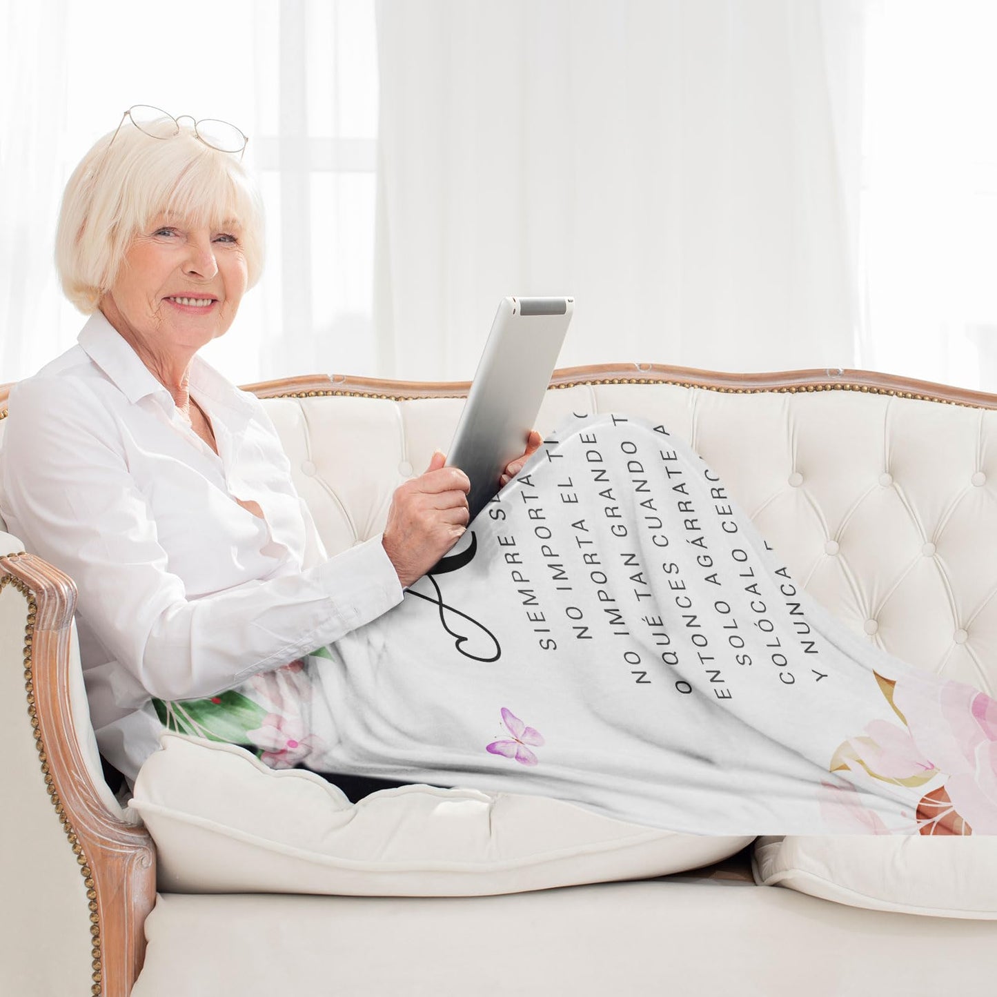 Mothers Day Abuela Gifts in Spanish, Abuelita Gifts, Dia de las Madres Regalos para Abuela, Gifts for Abuela, Abuelita Gifts from Grandchildren, Gifts for Grandma Spanish Throw Blanket 60" x 50"
