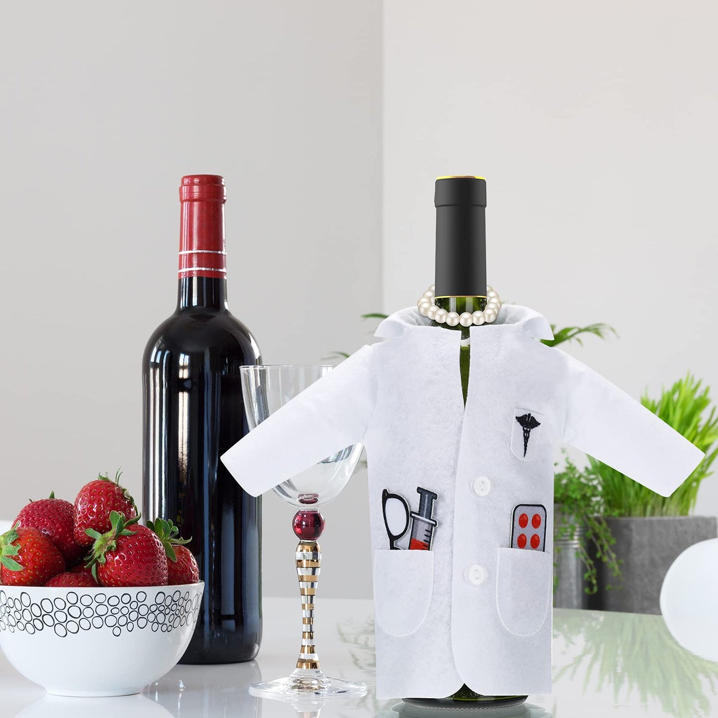 White Coat Wine Bag Doctor Wine Cover Felt Doctor Wines Insulated Cover Nurse Wines Wrapping Bag with Syringe Necklace for Ceremony Gifts Male Female Graduation Birthday Anniversary Nurse Practitioner