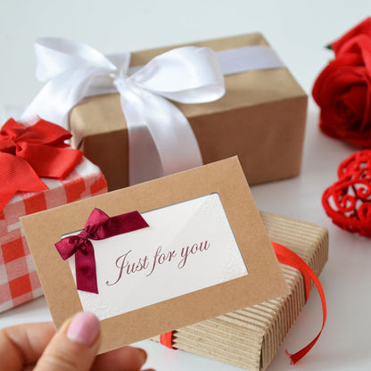 Uiifan 30 Pcs Window Gift Card Envelopes 4 x 2.8 Inch Gift Card Sleeves Credit Size Envelopes with Heart Shaped Clasp for Greeting Gifts Business Invitation(Brown)