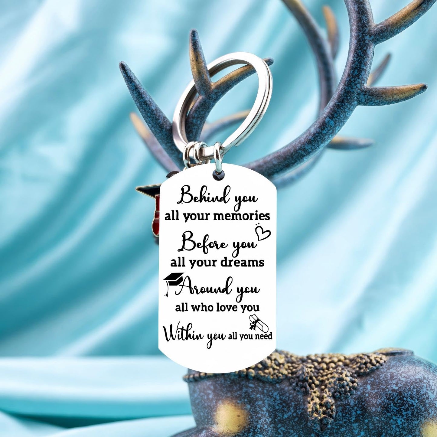 Aisity 2026 Graduation Gifts for Her Him Class Of 2026 Graduation Keychain for University College Middle High School Graduate 2026 Souvenir for Senior Masters Degree Student