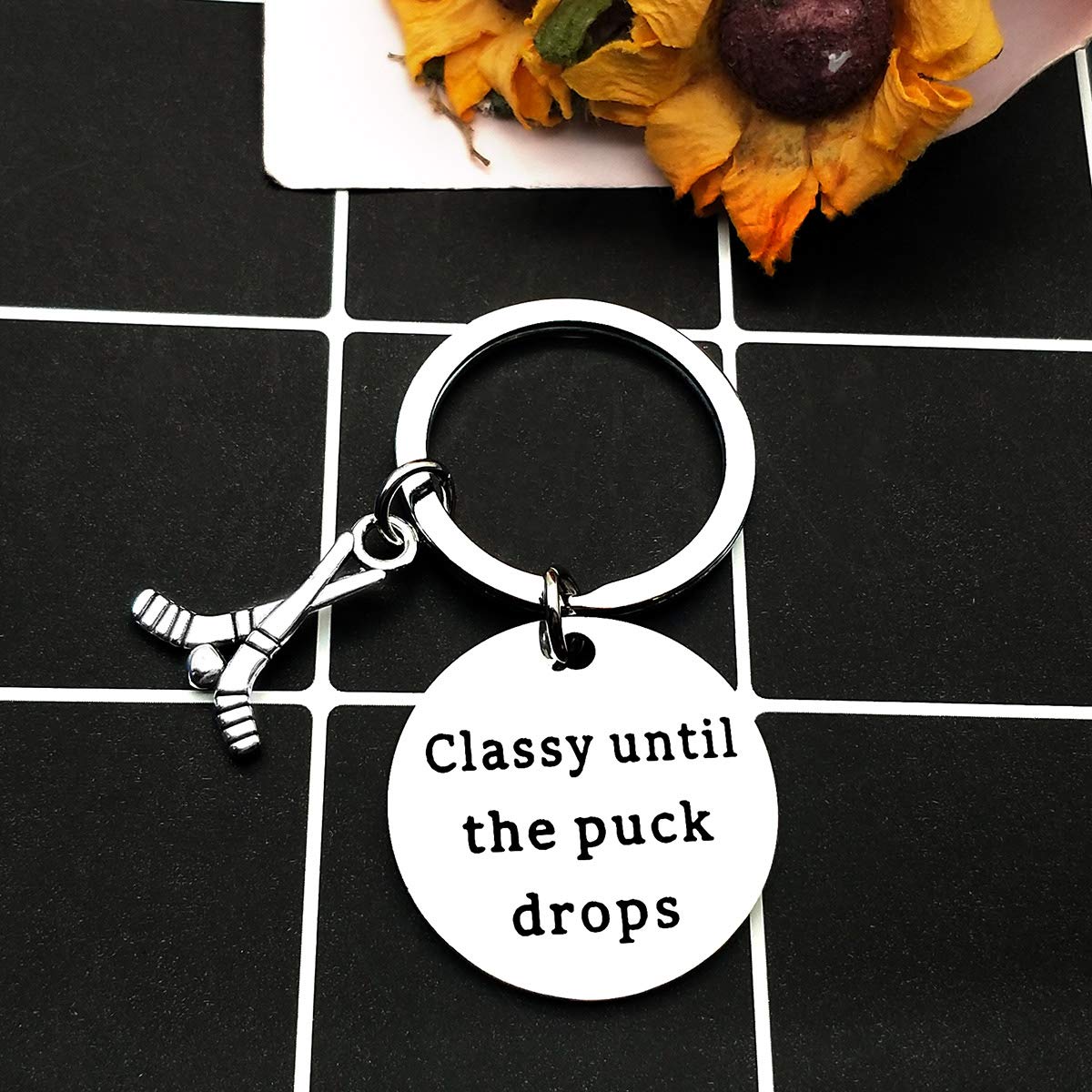 Ciyumu Ice Hockey Keychain Gifts for Hockeys Coach Player Key Chain Valentines Christmas Birthday Gifts for Daughter Son Teenager Boys Girls Men Women Teammate Players Jewelry