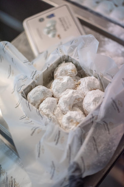 Greek Handmade Cookies (Kourabie) With Whole Almonds 450g/15.8oz