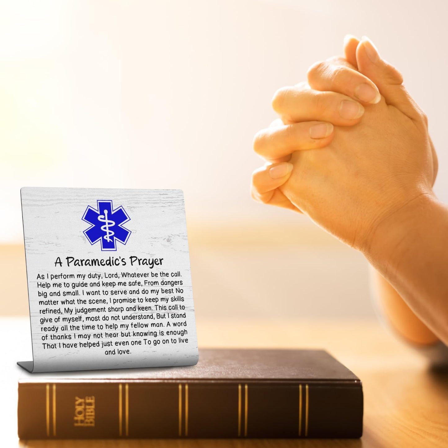 A Paramedic’s Prayer Desk Sign, EMT EMS Appreciation Gift with Blue Star of Life Emergency Responder Motivational Retirement Graduation Decorative Sign Gift TZ168