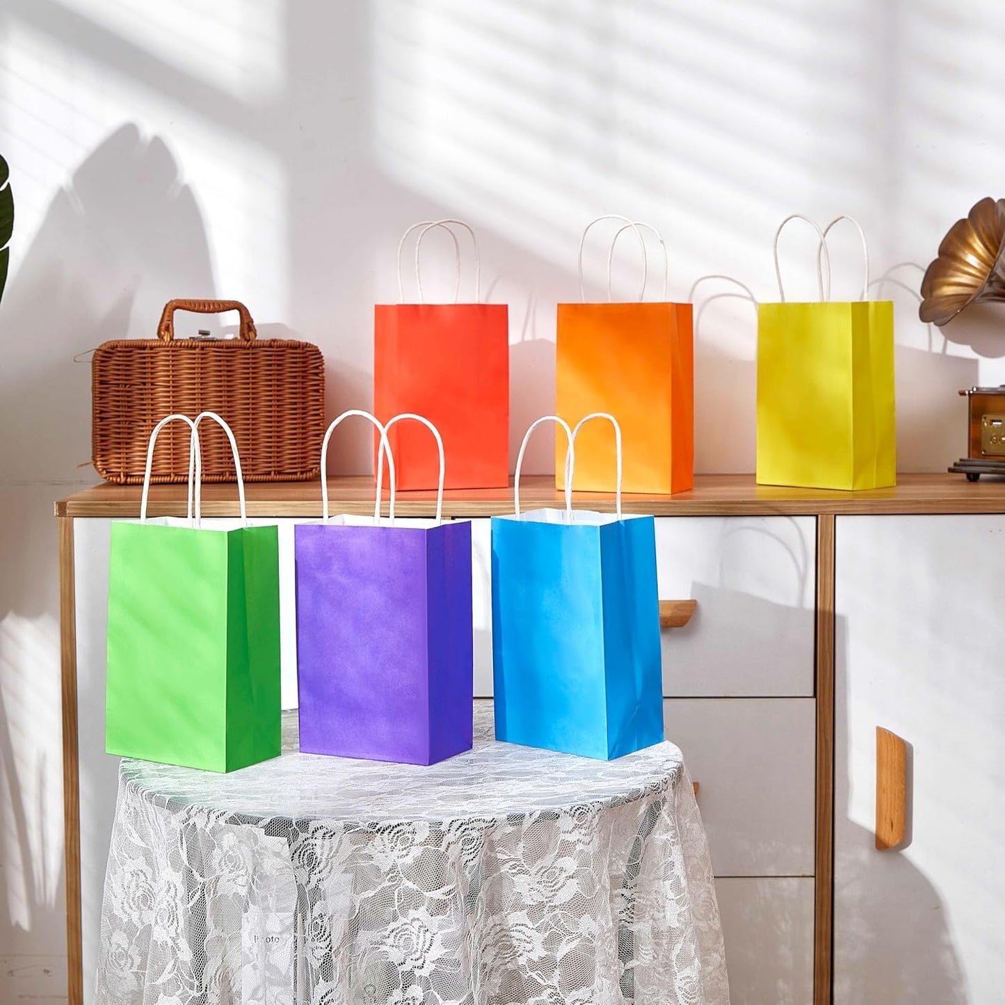 SUNCOLOR 12-Pack Green Gift Bags with Handles, 7.9 x 5.12 x 3.15 Inches Recyclable Paper Party Favor Bags for Birthday, Christmas, Easter, St. Patrick's Day