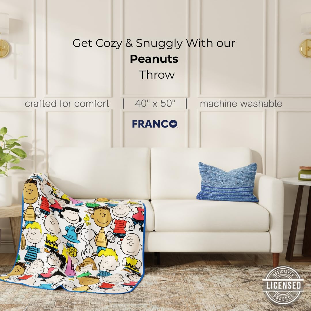Franco Collectibles® Peanuts® Charlie Brown, Snoopy, Lucy & Gang Super Soft Cozy Plush Throw Blanket, 40 in x 50 in, (Official Peanuts® Product)
