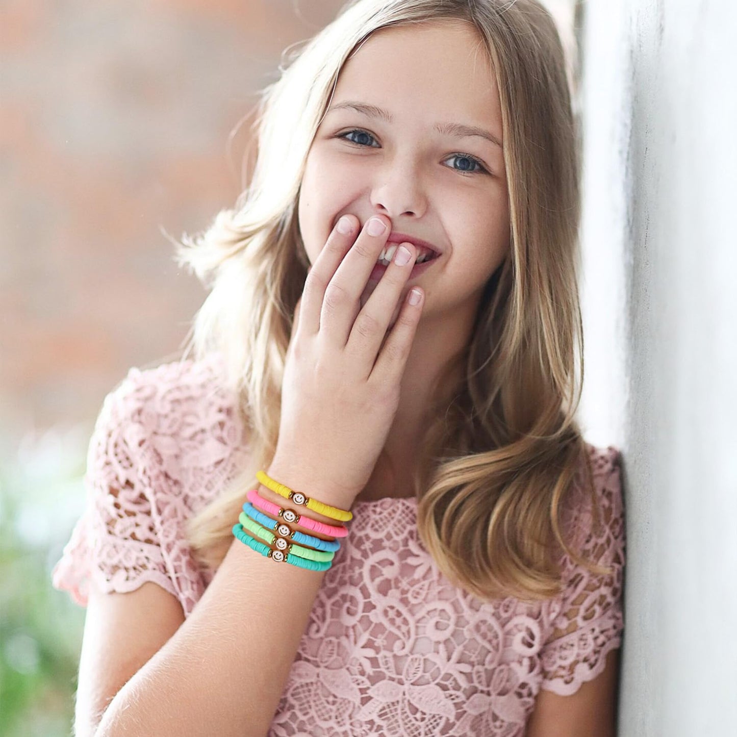 JIASHUYEYE Preppy Bracelets for Teen Girls - Stackable Boho Surfer Friendship Bracelets Set for Little Girls & Women