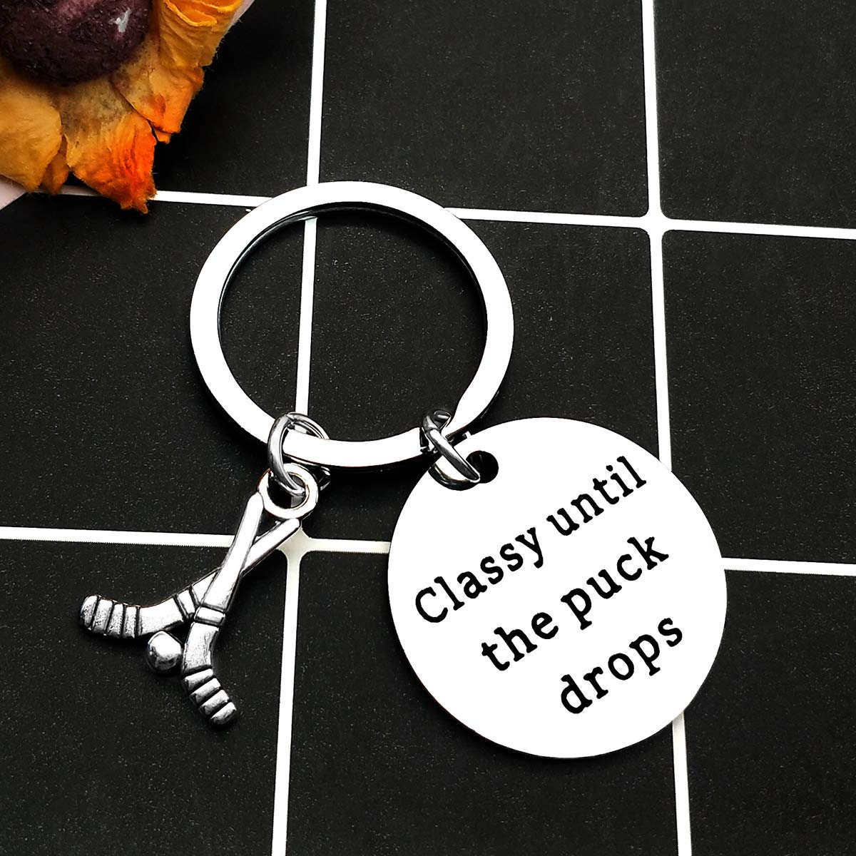 Ciyumu Ice Hockey Keychain Gifts for Hockeys Coach Player Key Chain Valentines Christmas Birthday Gifts for Daughter Son Teenager Boys Girls Men Women Teammate Players Jewelry