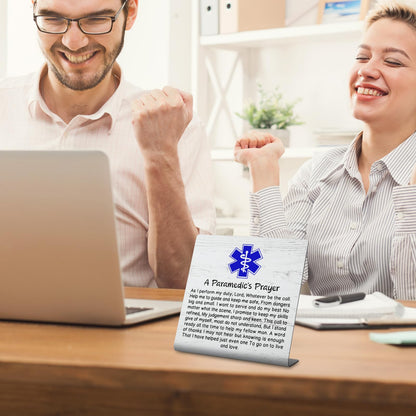 A Paramedic’s Prayer Desk Sign, EMT EMS Appreciation Gift with Blue Star of Life Emergency Responder Motivational Retirement Graduation Decorative Sign Gift TZ168